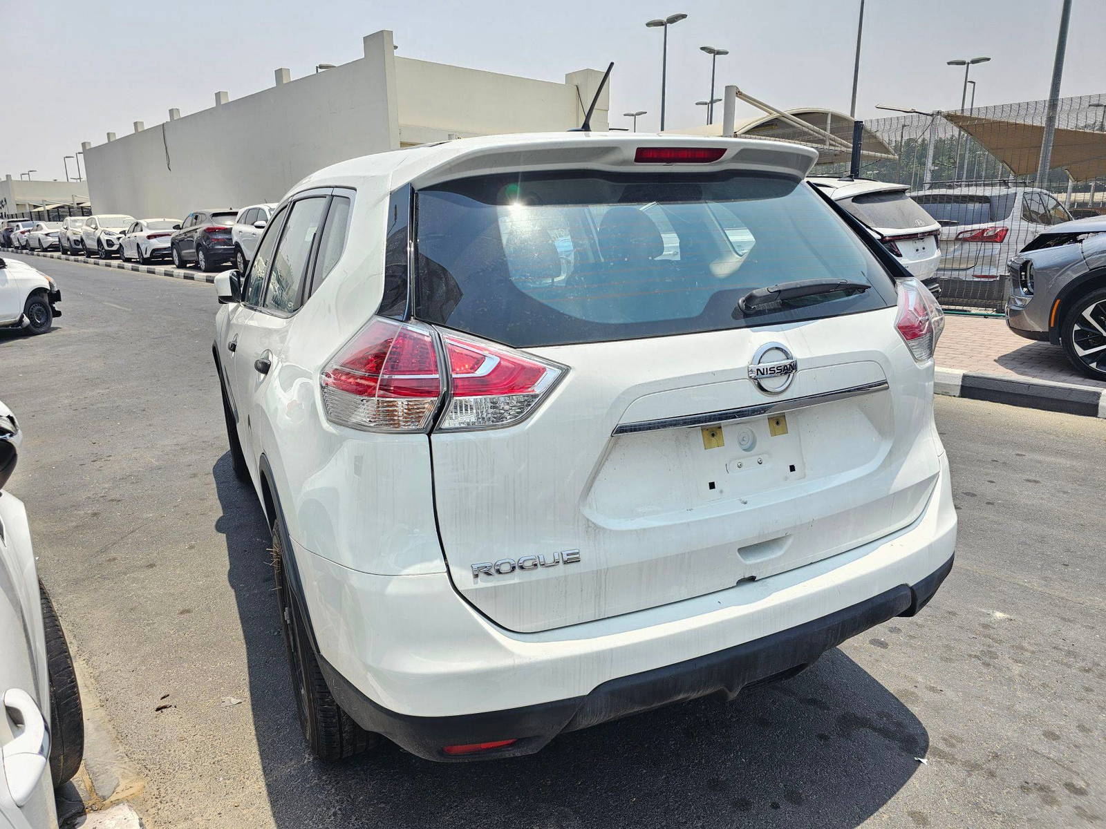 2016 NISSAN ROGUE — 178970 Miles — Lot 2GP703869 — Souq - Marhaba Auctions Used Cars - Image 3