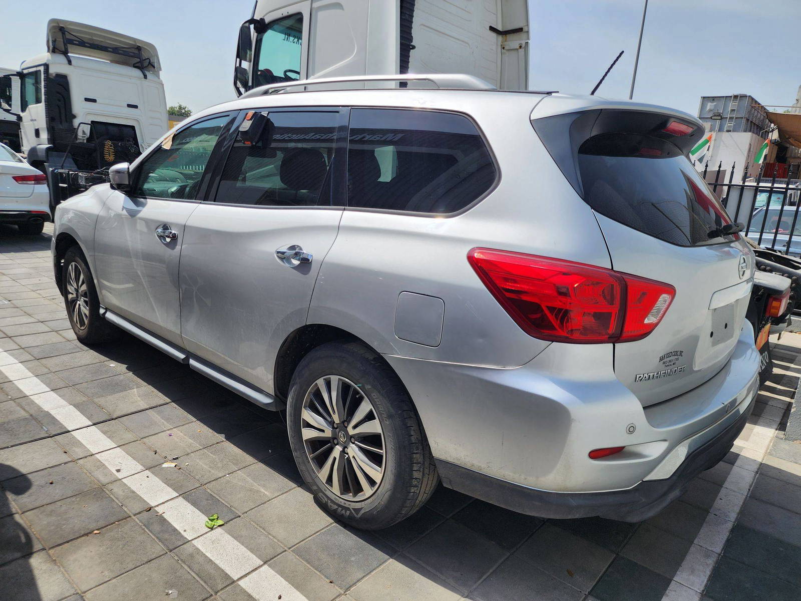 2017 NISSAN PATHFINDER — 171613 Miles — Lot 919417 — Main - Marhaba Auctions Used Cars - Image 5