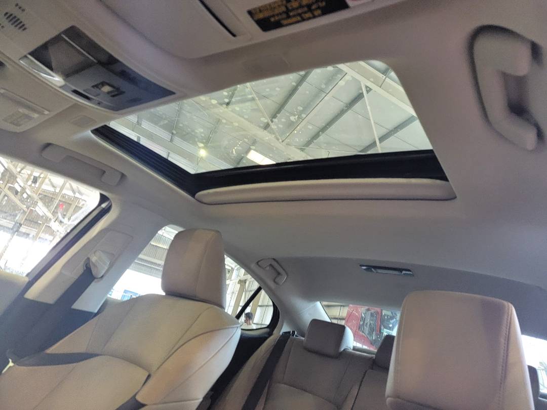 2019 LEXUS ES 300H — 55383 Miles — Lot 12580 — Main - Marhaba Auctions Used Cars - Image 8