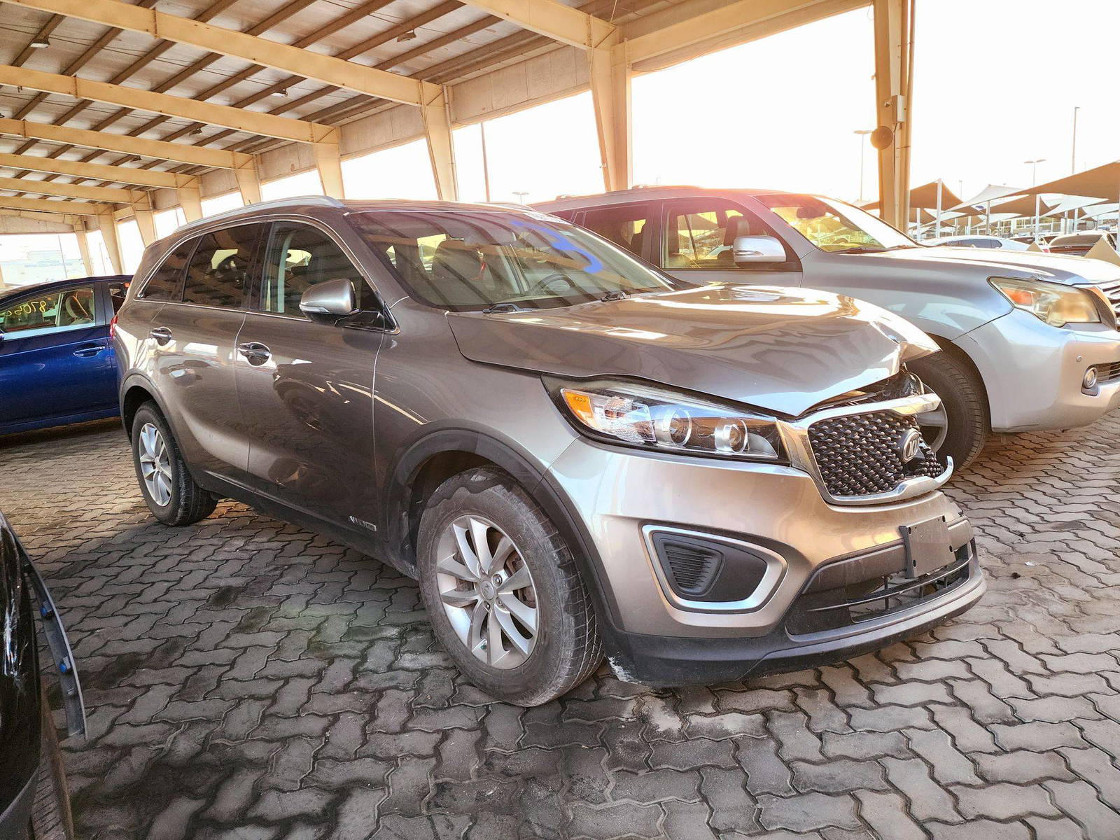 2017 KIA SORENTO — 140384 Miles — Lot 76917234 — Souq - Marhaba Auctions Used Cars - Image 4