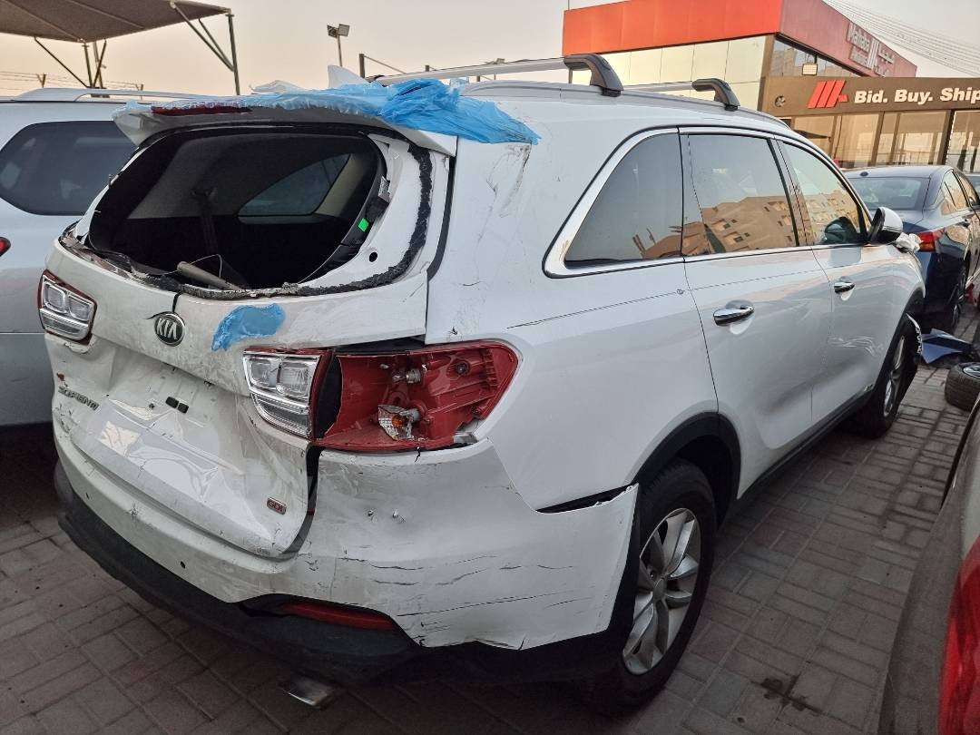 2018 KIA SORENTO — 104184 Miles — Lot 124587 — Main - Marhaba Auctions Used Cars - Image 4