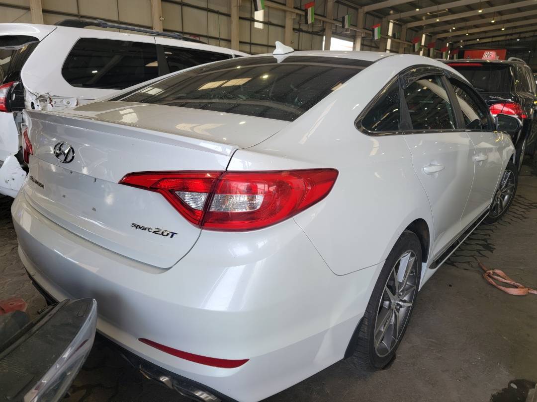 2017 HYUNDAI SONATA — 142244 Miles — Lot HH437542 — Main - Marhaba Auctions Used Cars - Image 4