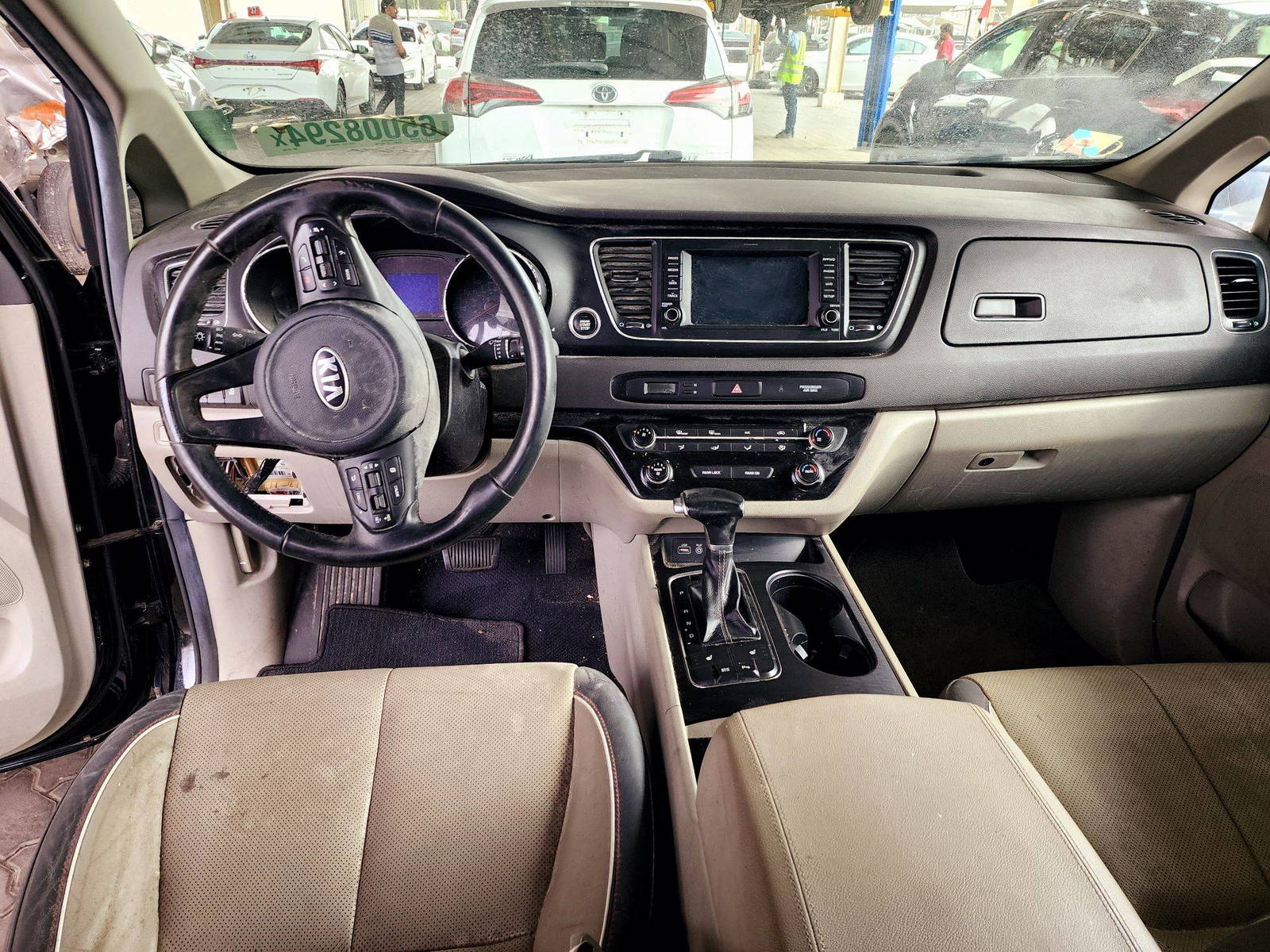 2017 KIA SEDONA — 117234 Miles — Lot 65008294 — Souq - Marhaba Auctions Used Cars - Image 8