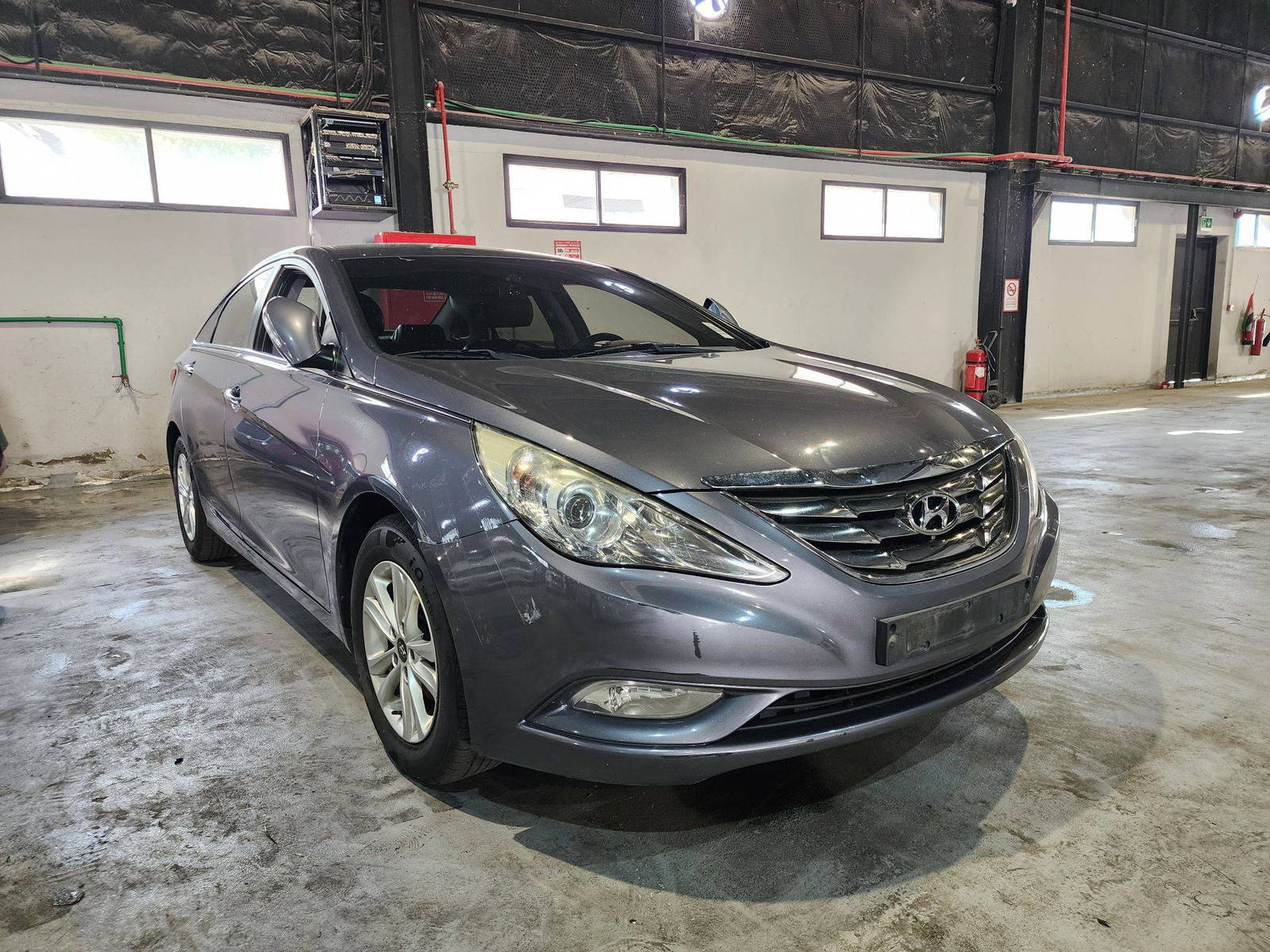 2011 HYUNDAI SONATA — 203034 KM — Lot 334906 — Al Quoz - Marhaba Auctions Used Cars - Image 3