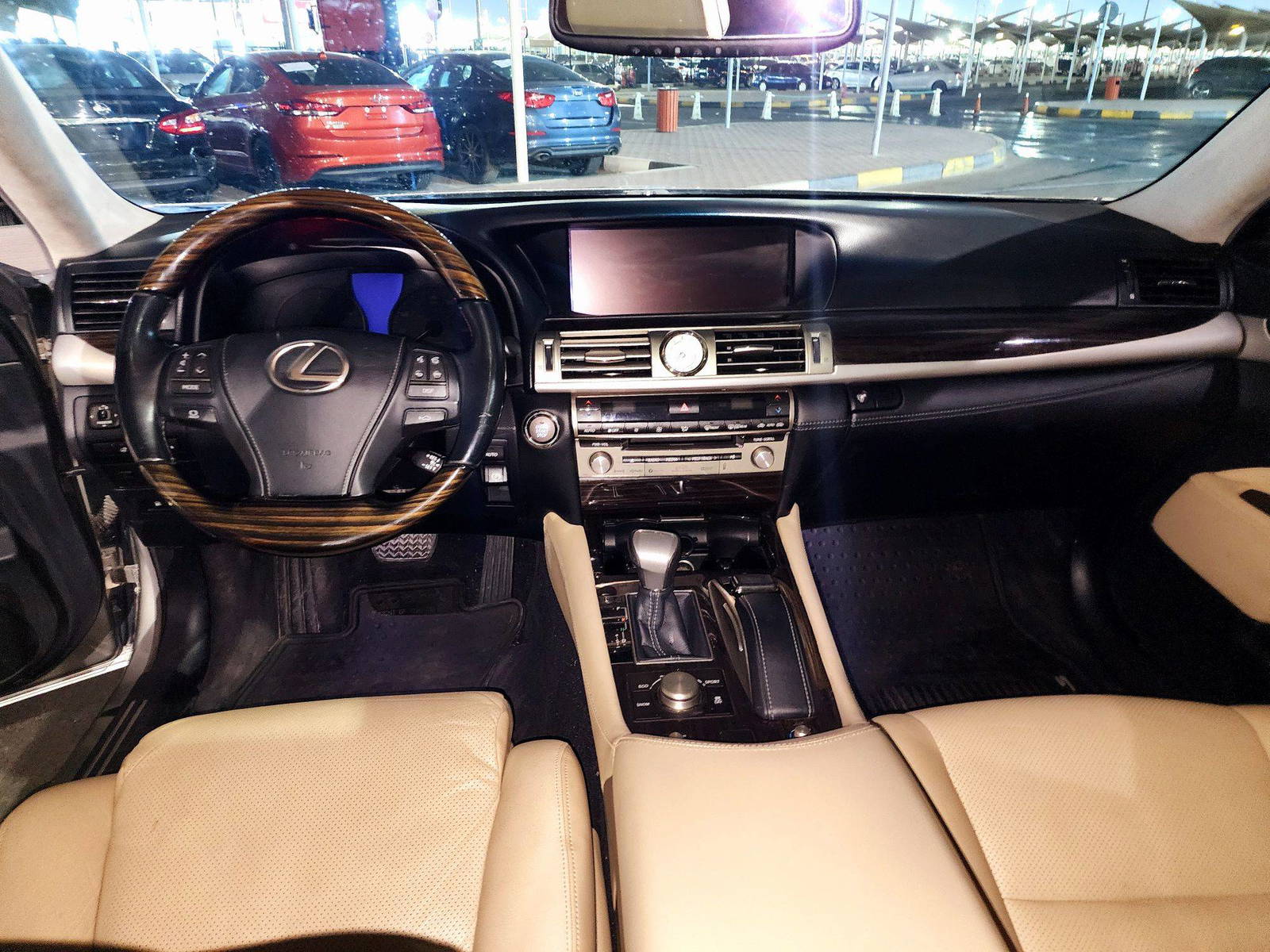 2016 LEXUS LS 460 — 180106 KM — Lot 5026475 — Souq - Marhaba Auctions Used Cars - Image 7