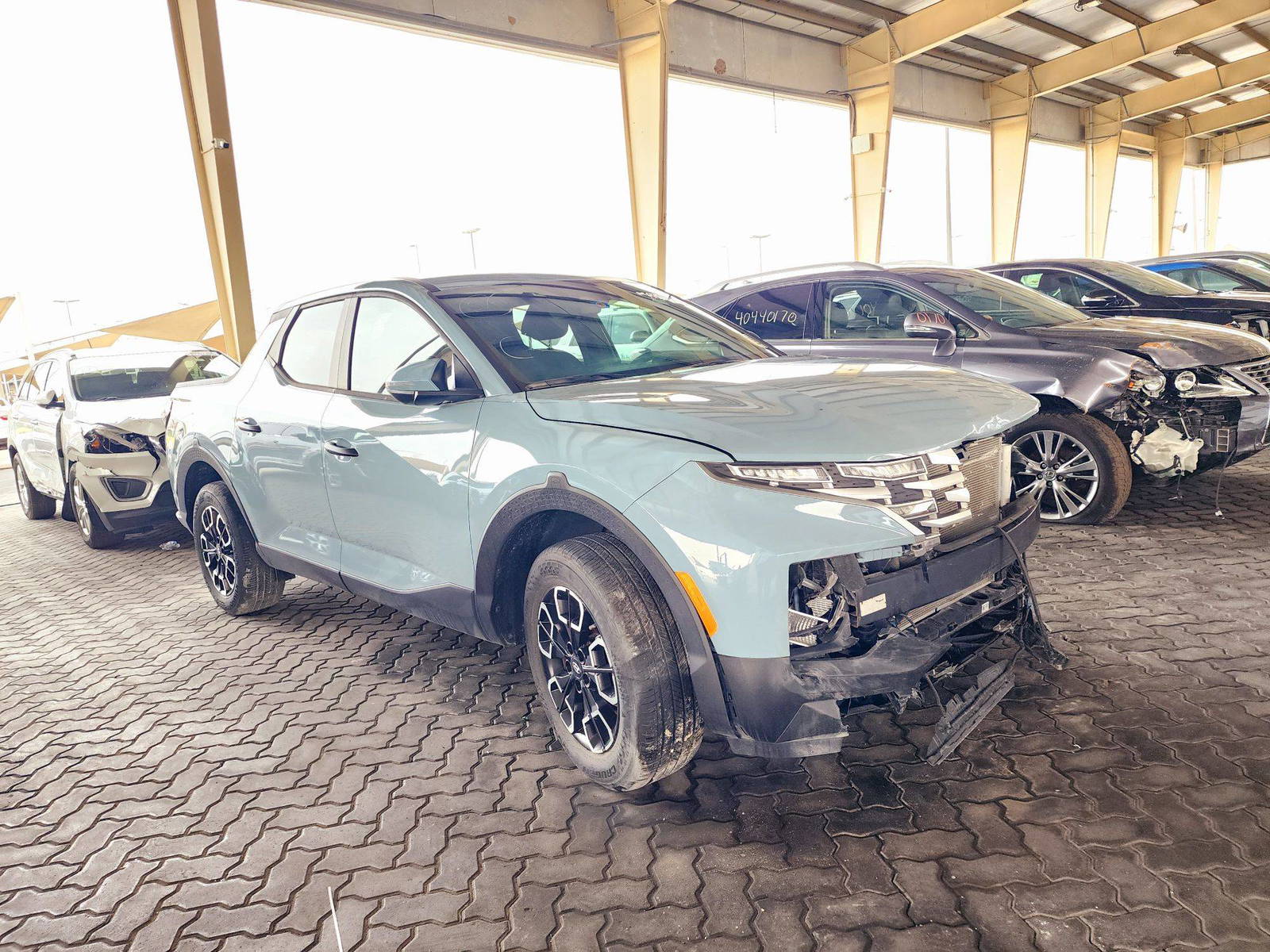 2022 HYUNDAI SANTA CRUZ SEL — 16250 Miles — Lot 42213534 — Souq - Marhaba Auctions Used Cars - Image 4