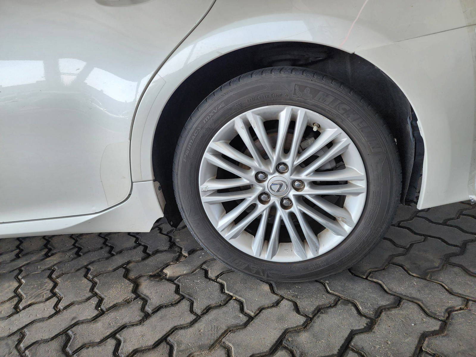 2016 LEXUS ES 350 — 90784 Miles — Lot GU015998 — Ind. 12 - Marhaba Auctions Used Cars - Image 11