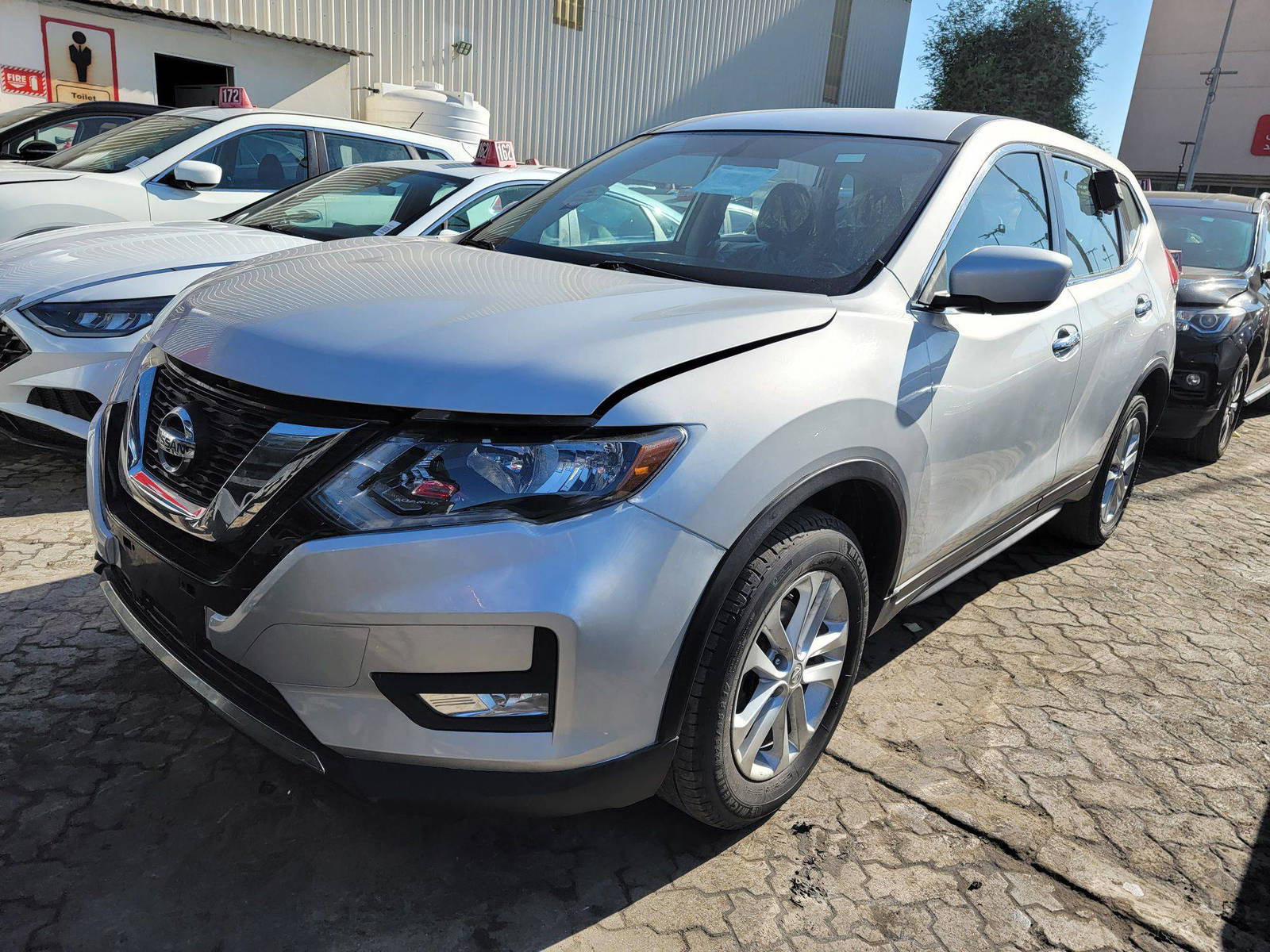 NISSAN ROGUE 2017 - Marhaba Auction Used Cars - Image 5