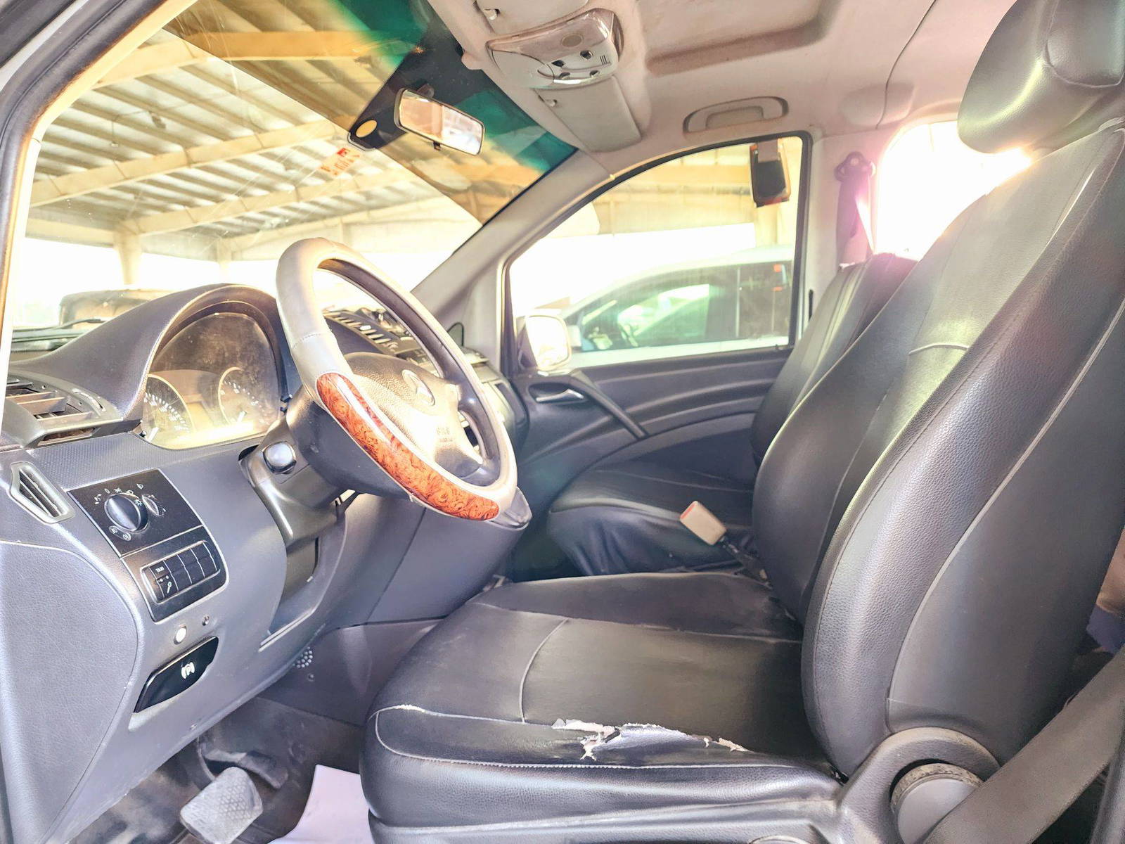 2015 MERCEDES BENZ VITO — 110240 KM — Lot 3912325 — Souq - Marhaba Auctions Used Cars - Image 10