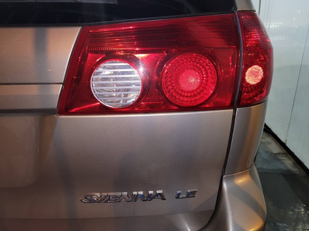 2007 TOYOTA SIENNA — 466544 Miles — Lot 66297543 - Marhaba Auctions Used Cars - Image 5
