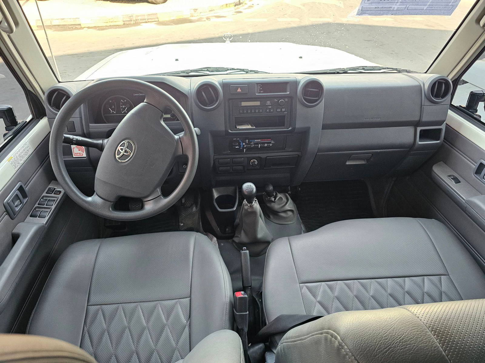 2022 TOYOTA LAND CRUISER PICK-UP — 24927 KM — Lot 043378 — Souq - Marhaba Auctions Used Cars - Image 7