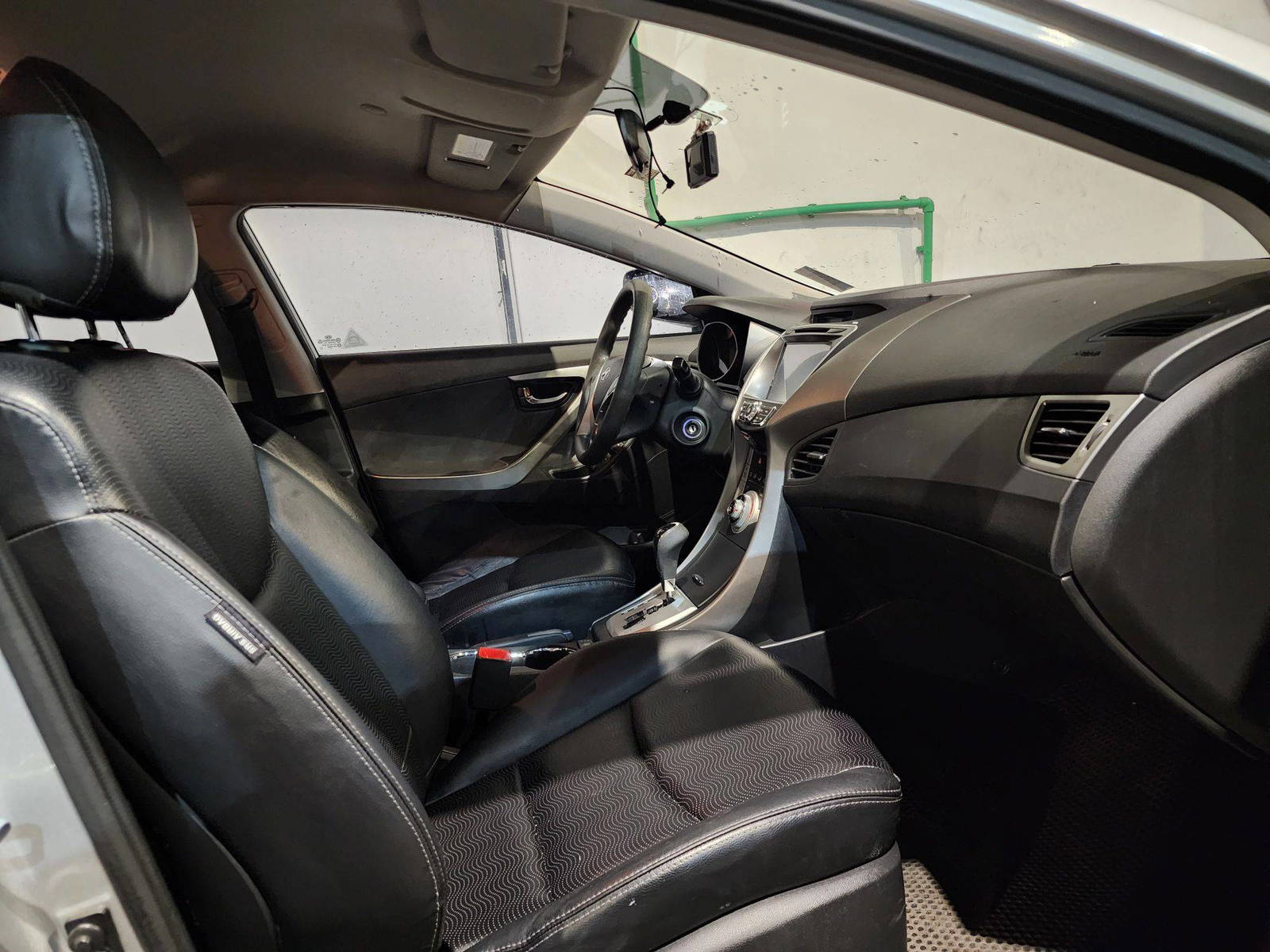 2011 HYUNDAI AVANTE — 115243 KM — Lot 060352 — Al Quoz - Marhaba Auctions Used Cars - Image 11