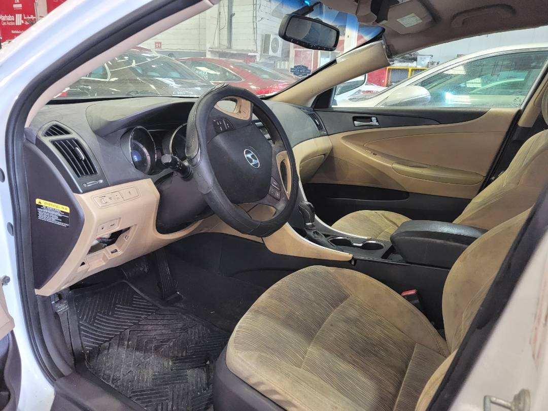 2013 HYUNDAI SONATA — 150308 Miles — Lot H608716 — Souq - Marhaba Auctions Used Cars - Image 6