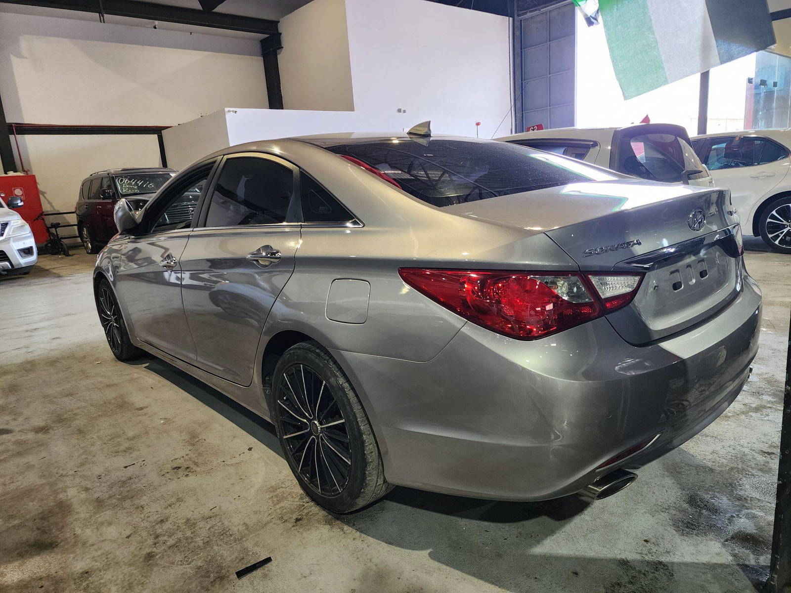 2010 HYUNDAI SONATA — 206493 KM — Lot 102290 — Main - Marhaba Auctions Used Cars - Image 3