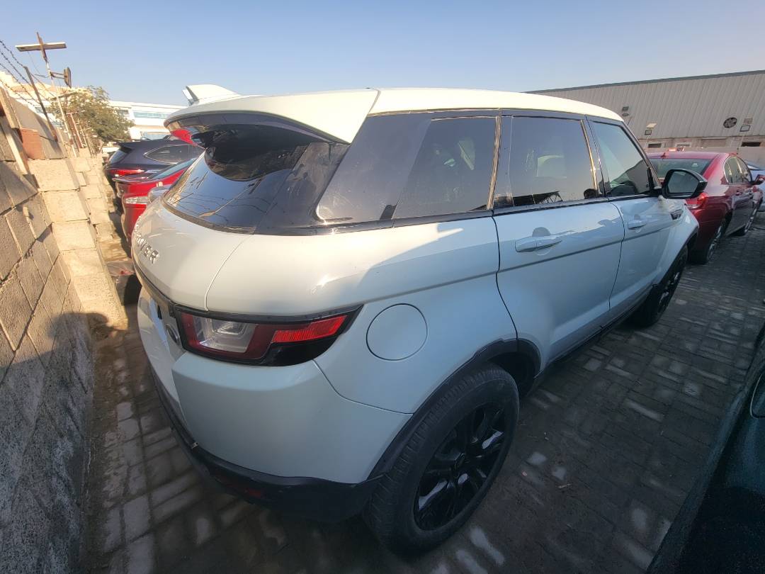 2016 LAND ROVER RANGE ROVER EVOQUE — 92140 Miles — Lot 158474 — Souq - Marhaba Auctions Used Cars - Image 4