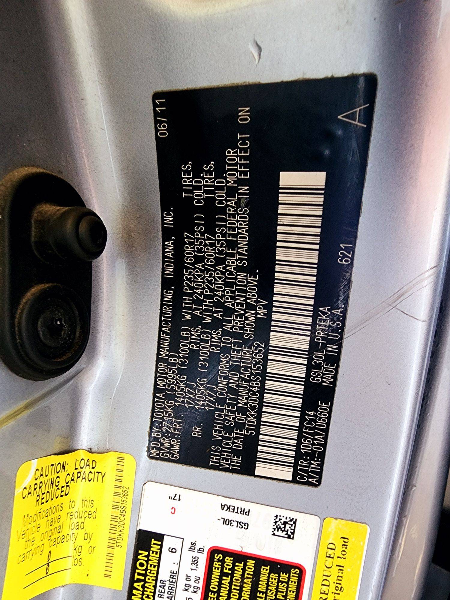 2011 TOYOTA SIENNA — 190421 Miles — Lot 56614904 — Souq - Marhaba Auctions Used Cars - Image 10