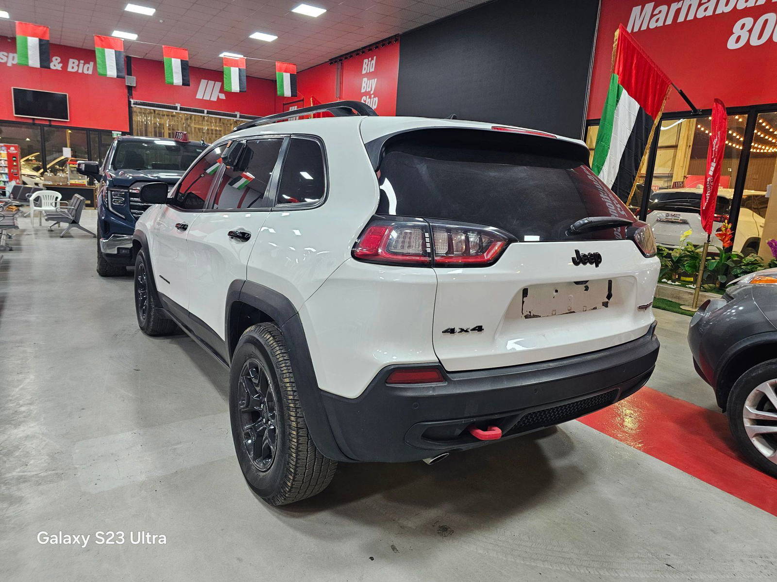2019 JEEP CHEROKEE — 110338 Miles — Lot 6KD298269 — Main - Marhaba Auctions Used Cars - Image 3