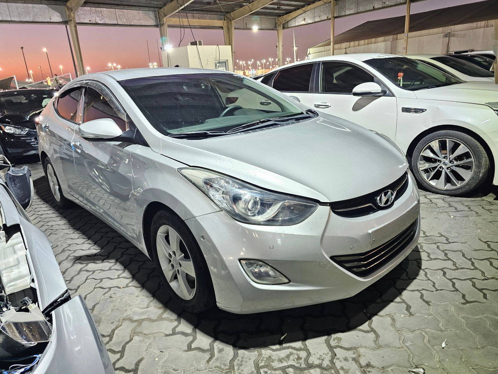 2012 HYUNDAI AVANTE — 149995 KM — Lot 195820 — Souq - Marhaba Auctions Used Cars - Image 4