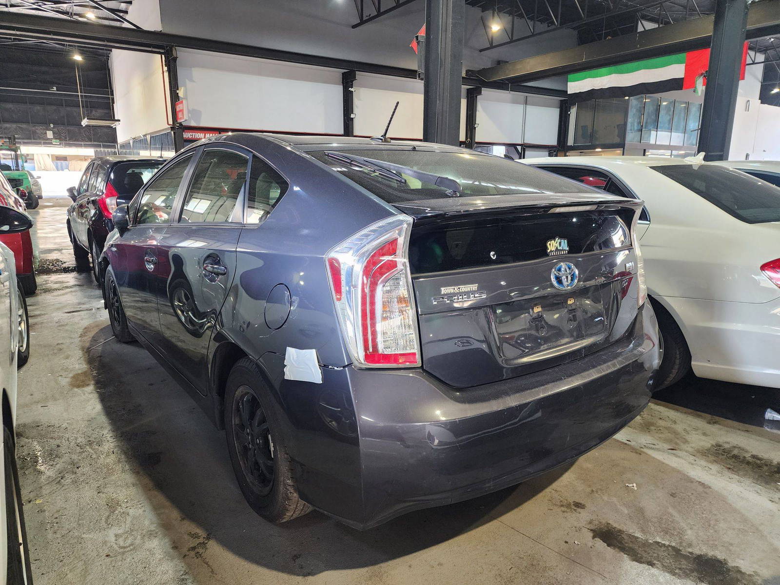 2015 TOYOTA PRIUS — 237179 Miles — Lot 2004333 — Al Quoz - Marhaba Auctions Used Cars - Image 5