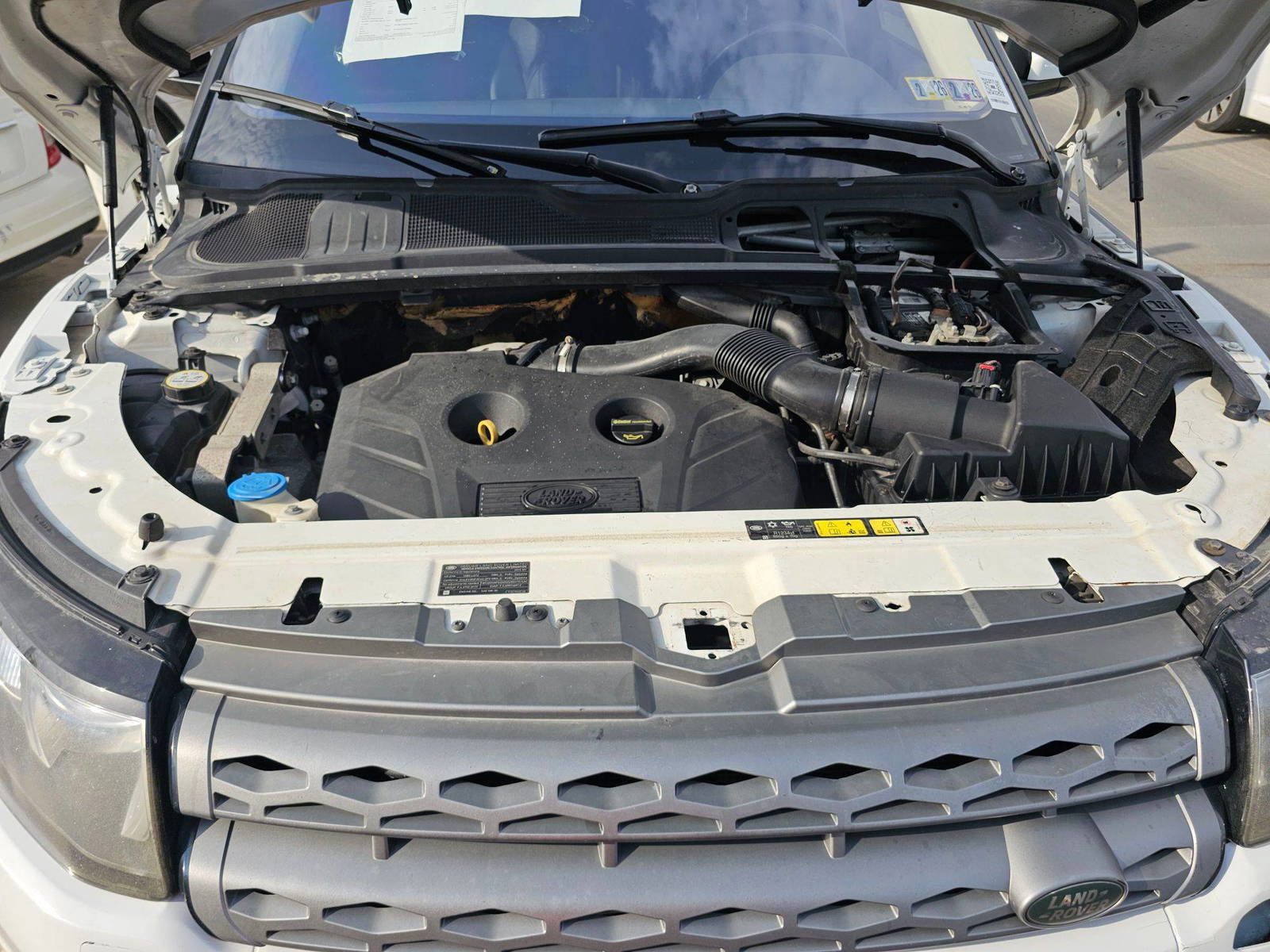 2015 LAND ROVER RANGE ROVER EVOQUE PURE PLUS — 116834 Miles — Lot G0FH019349 — Souq - Marhaba Auctions Used Cars - Image 11