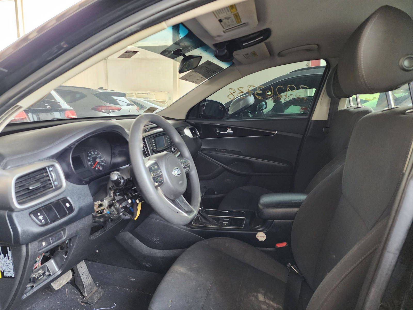 2018 KIA SORENTO — 143692 Miles — Lot 31502 — Souq - Marhaba Auctions Used Cars - Image 8