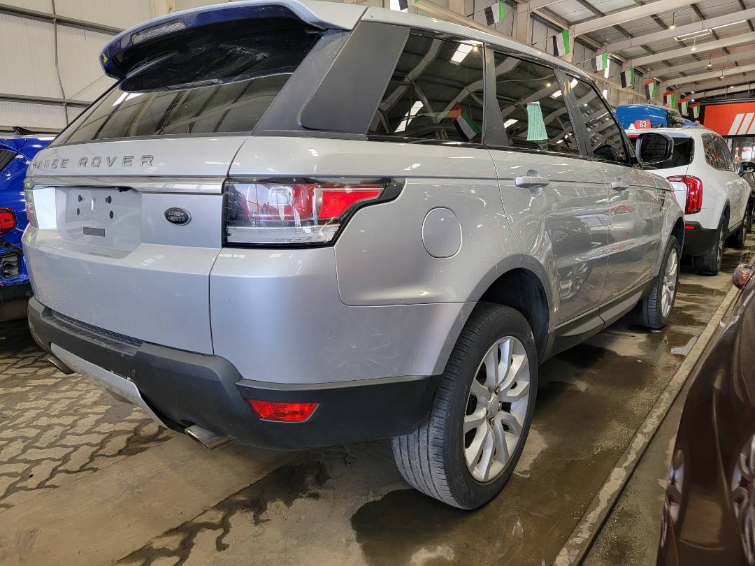2015 LAND ROVER RANGE ROVER SPORT — 115637 Miles — Lot A529296 - Marhaba Auctions Used Cars - Image 4