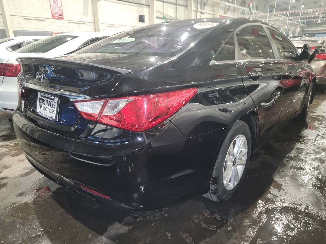 2013 HYUNDAI SONATA — 101984 Miles — Lot H752900 - Marhaba Auctions Used Cars - Image 4