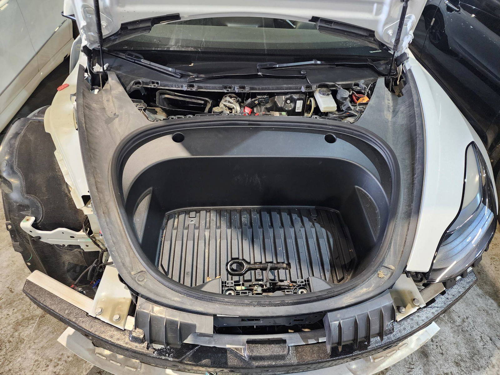 TESLA MODEL 3 2023 - Marhaba Auction Used Cars - Image 12