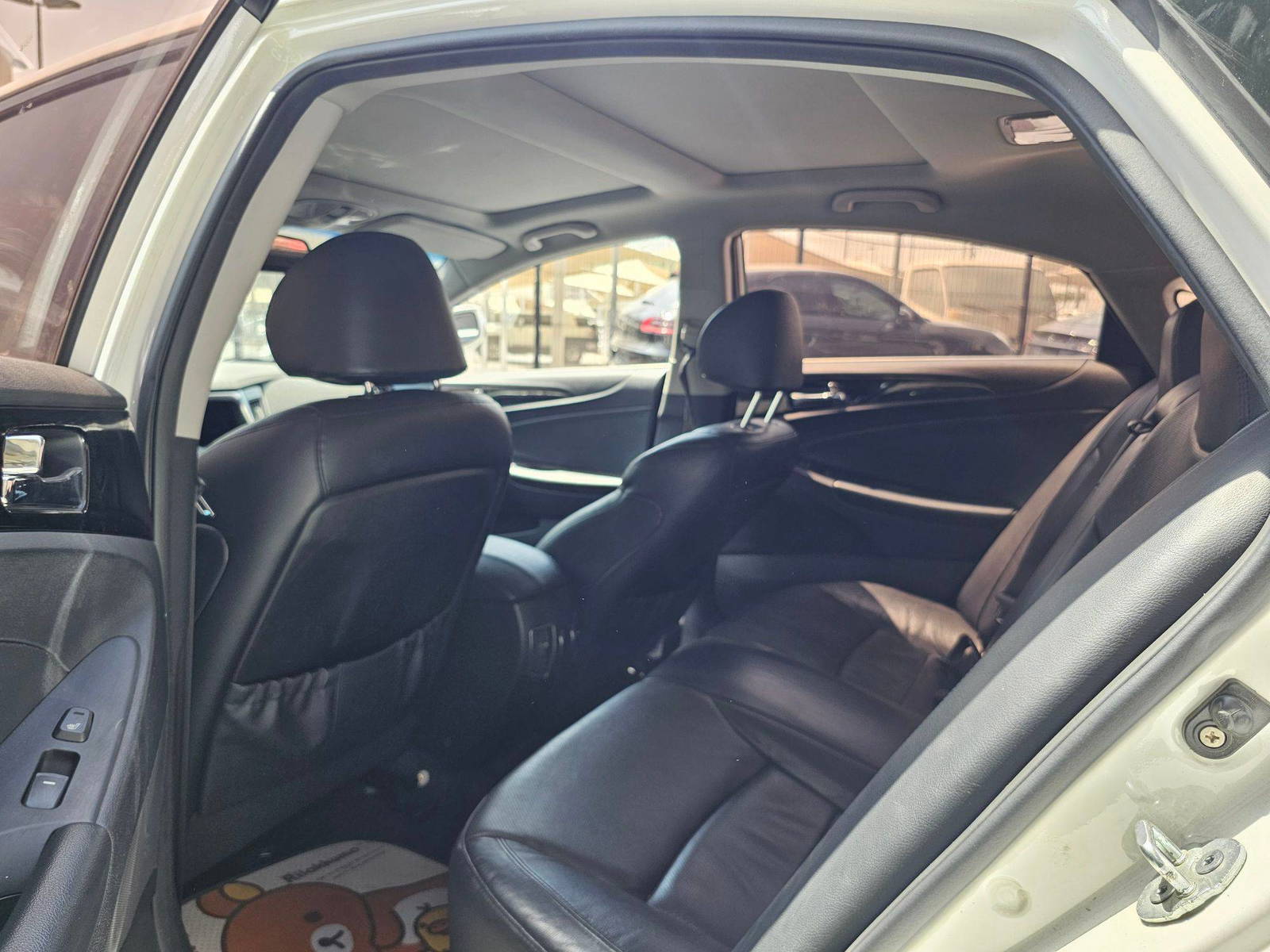 2011 HYUNDAI SONATA — 73795 KM — Lot 235593 — Souq - Marhaba Auctions Used Cars - Image 6