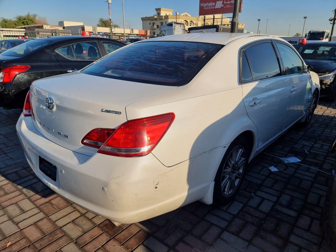 2006 TOYOTA AVALON — 204904 Miles — Lot 215487 — Souq - Marhaba Auctions Used Cars - Image 4