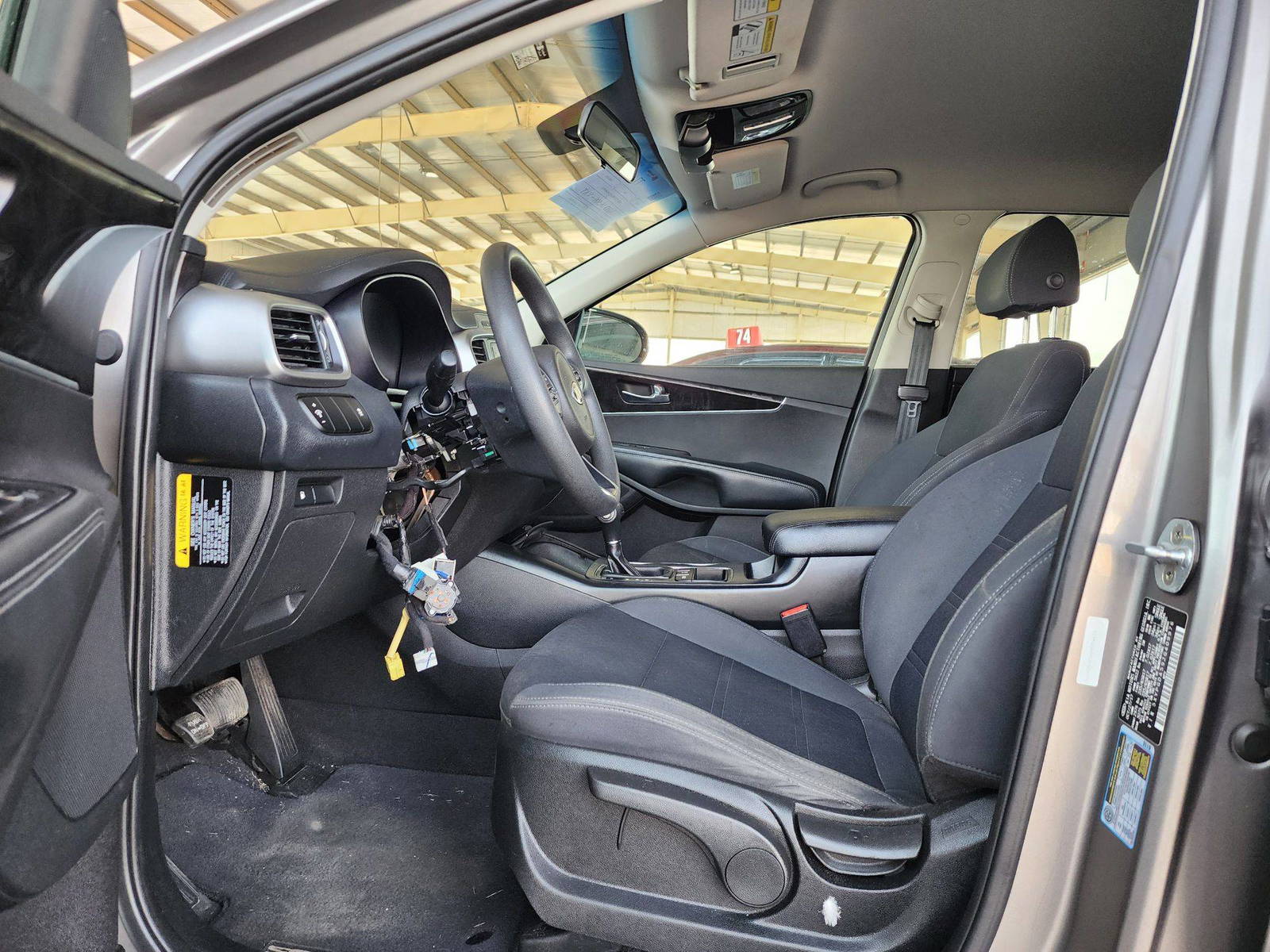 2018 KIA SORENTO — 164544 Miles — Lot 60928574 — Souq - Marhaba Auctions Used Cars - Image 8