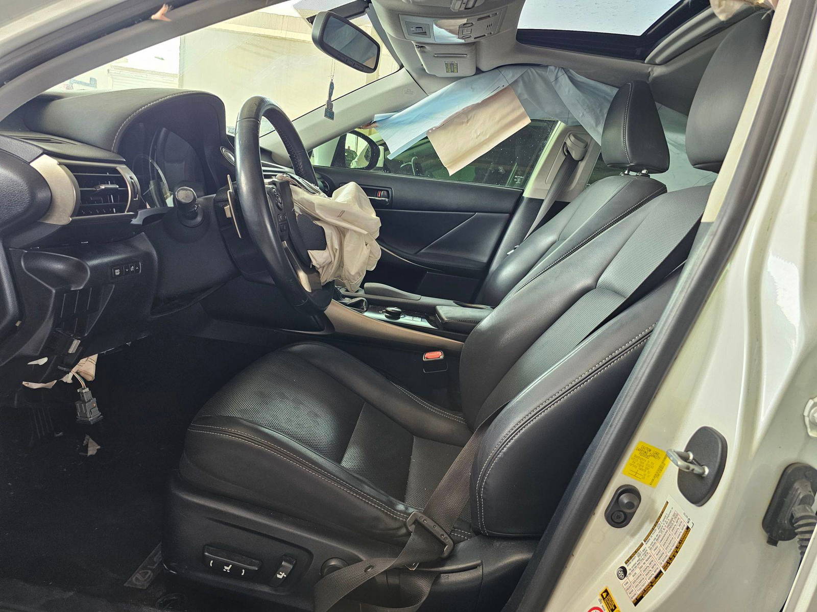2014 LEXUS IS 250 — 142025 Miles — Lot 5028768 — Souq - Marhaba Auctions Used Cars - Image 9