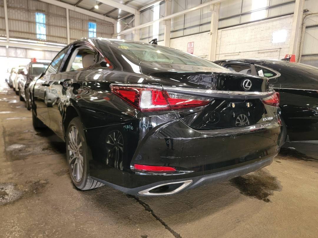 2020 LEXUS ES 350 — 33259 Miles — Lot 067794 — Main - Marhaba Auctions Used Cars - Image 3