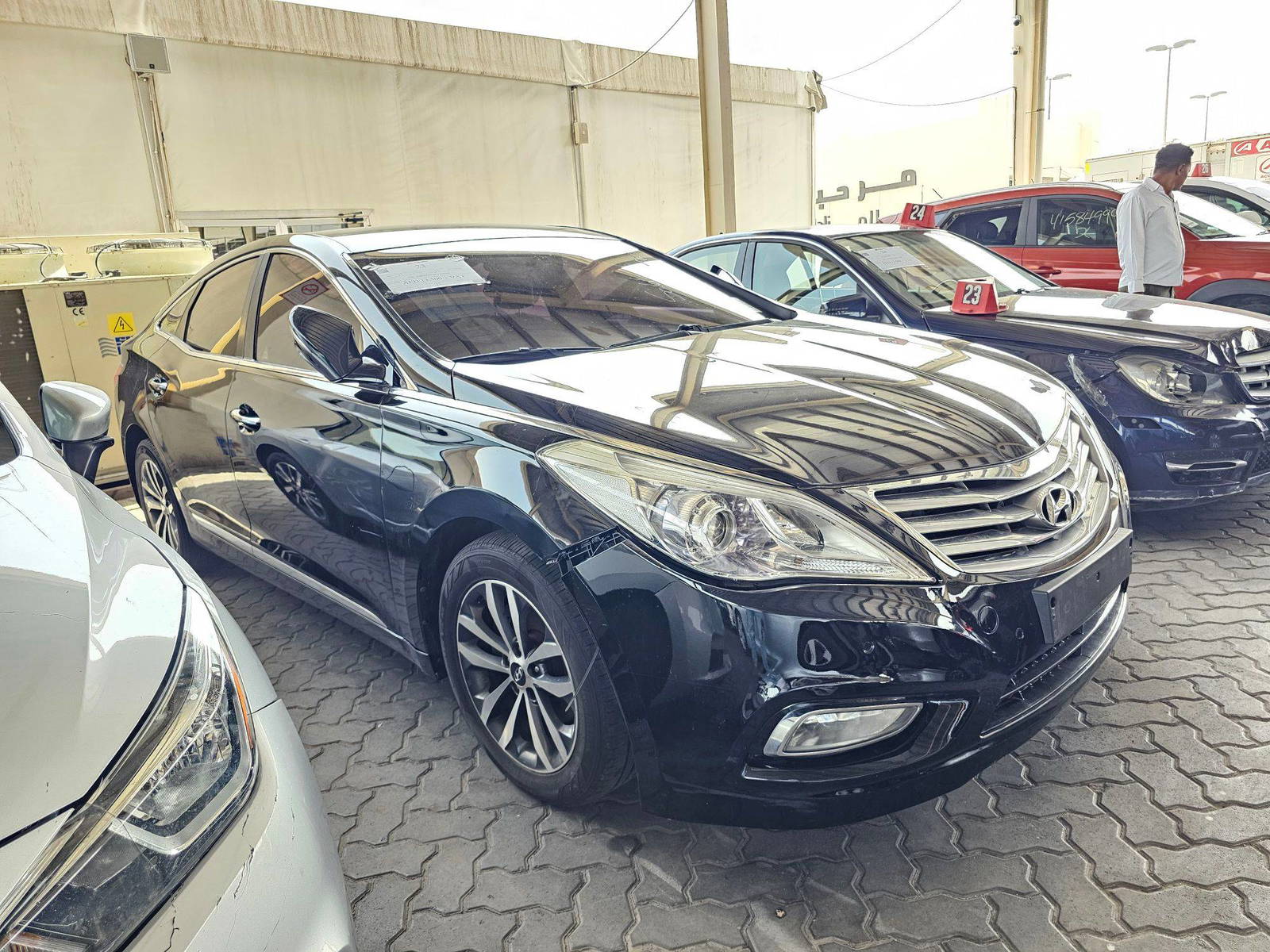 2012 HYUNDAI GRANDEUR — 202437 KM — Lot 204208 — Souq - Marhaba Auctions Used Cars - Image 3