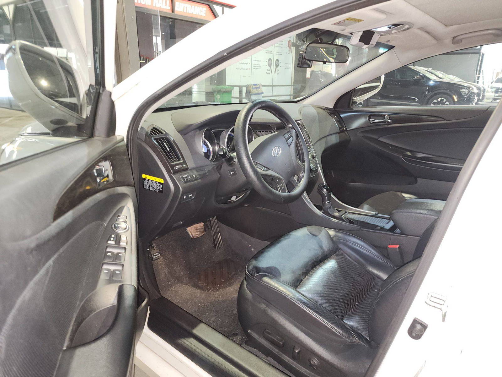 2014 HYUNDAI SONATA — 185251 KM — Lot 591116 — Al Quoz - Marhaba Auctions Used Cars - Image 10
