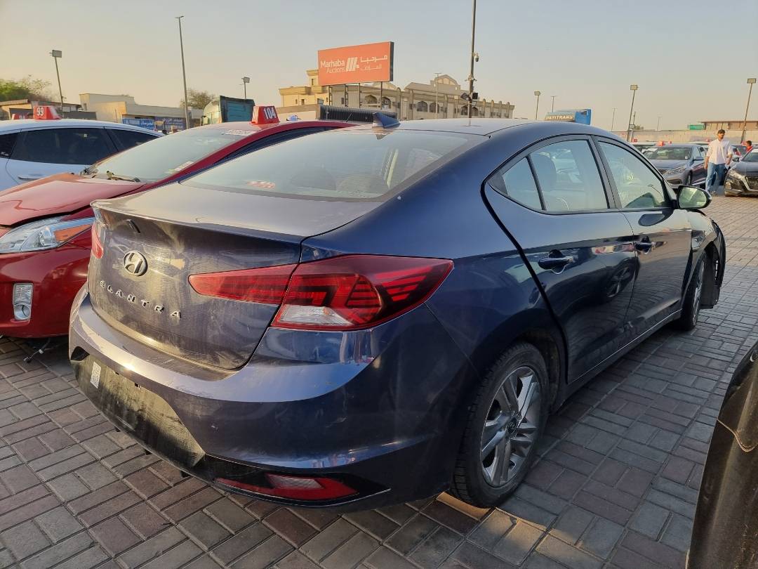 2019 HYUNDAI ELANTRA — 109080 KM — Lot 54187 — Souq - Marhaba Auctions Used Cars - Image 4