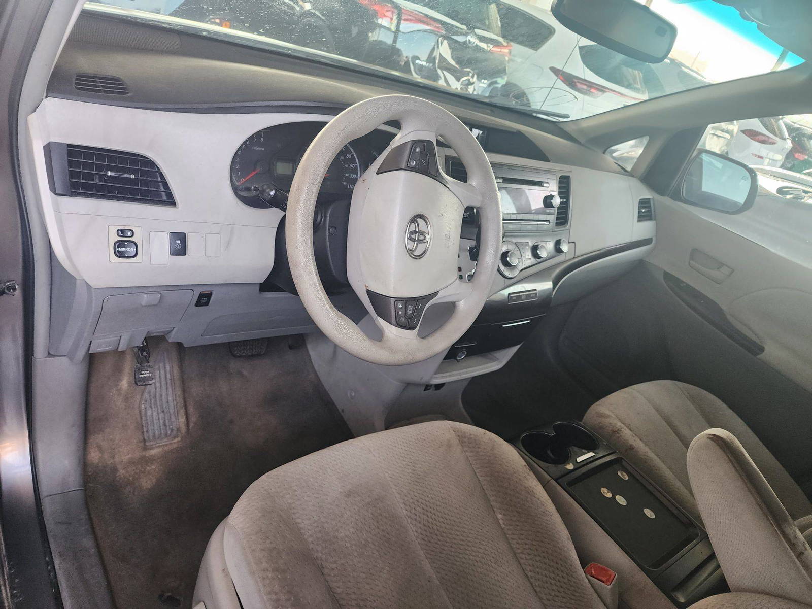 2011 TOYOTA SIENNA — 187832 Miles — Lot 67617913 - Marhaba Auctions Used Cars - Image 4