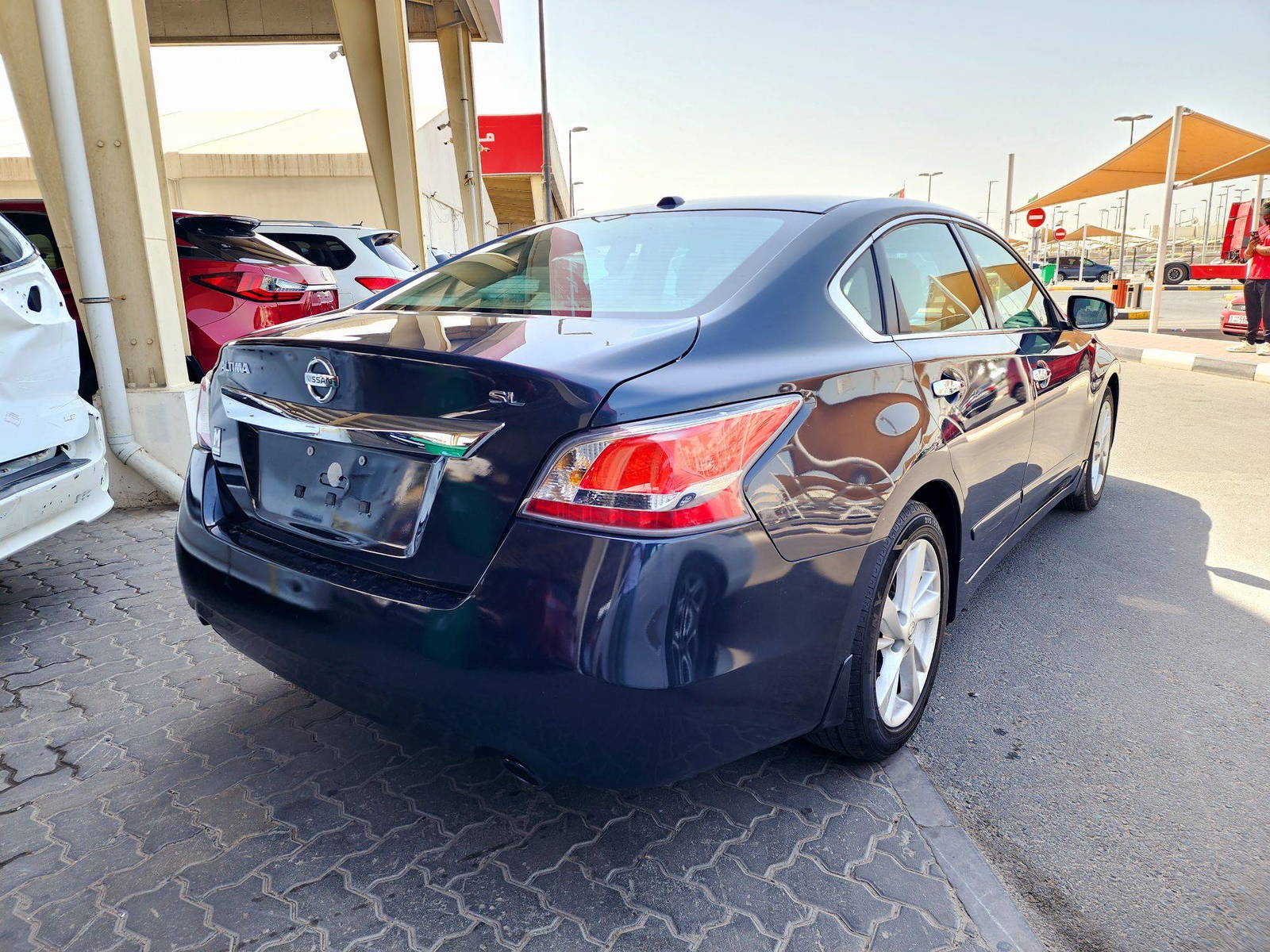 2014 NISSAN ALTIMA — 275312 Miles — Lot 9EC317103 — Souq - Marhaba Auctions Used Cars - Image 5