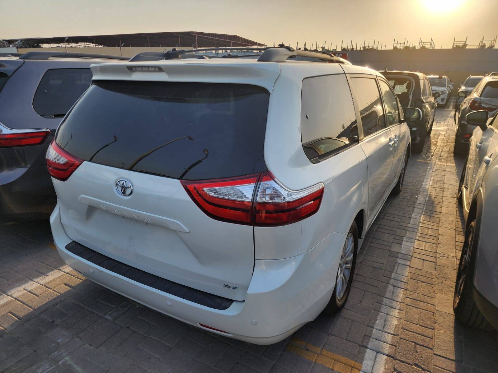 TOYOTA SIENNA 2015 view 2