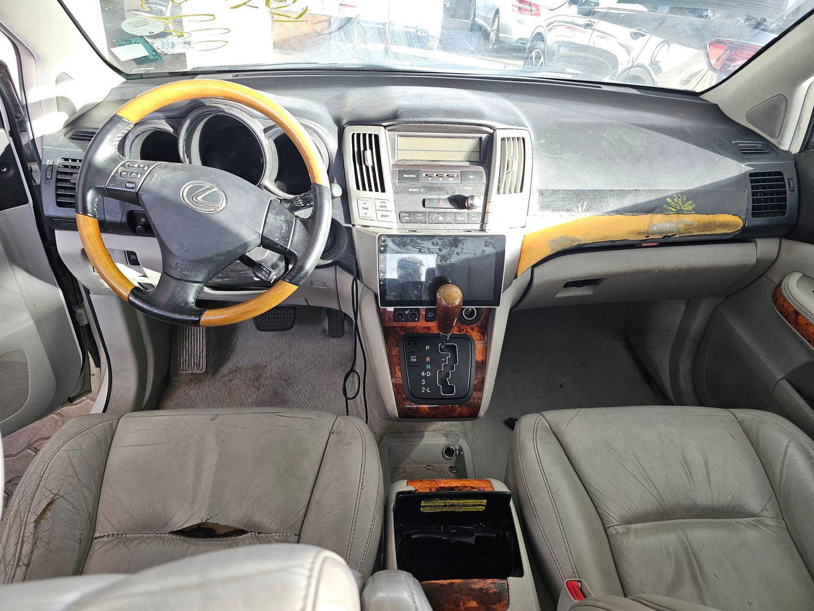 2007 LEXUS RX 350 — 201529 Miles — Lot U47C022557 — Souq - Marhaba Auctions Used Cars - Image 7