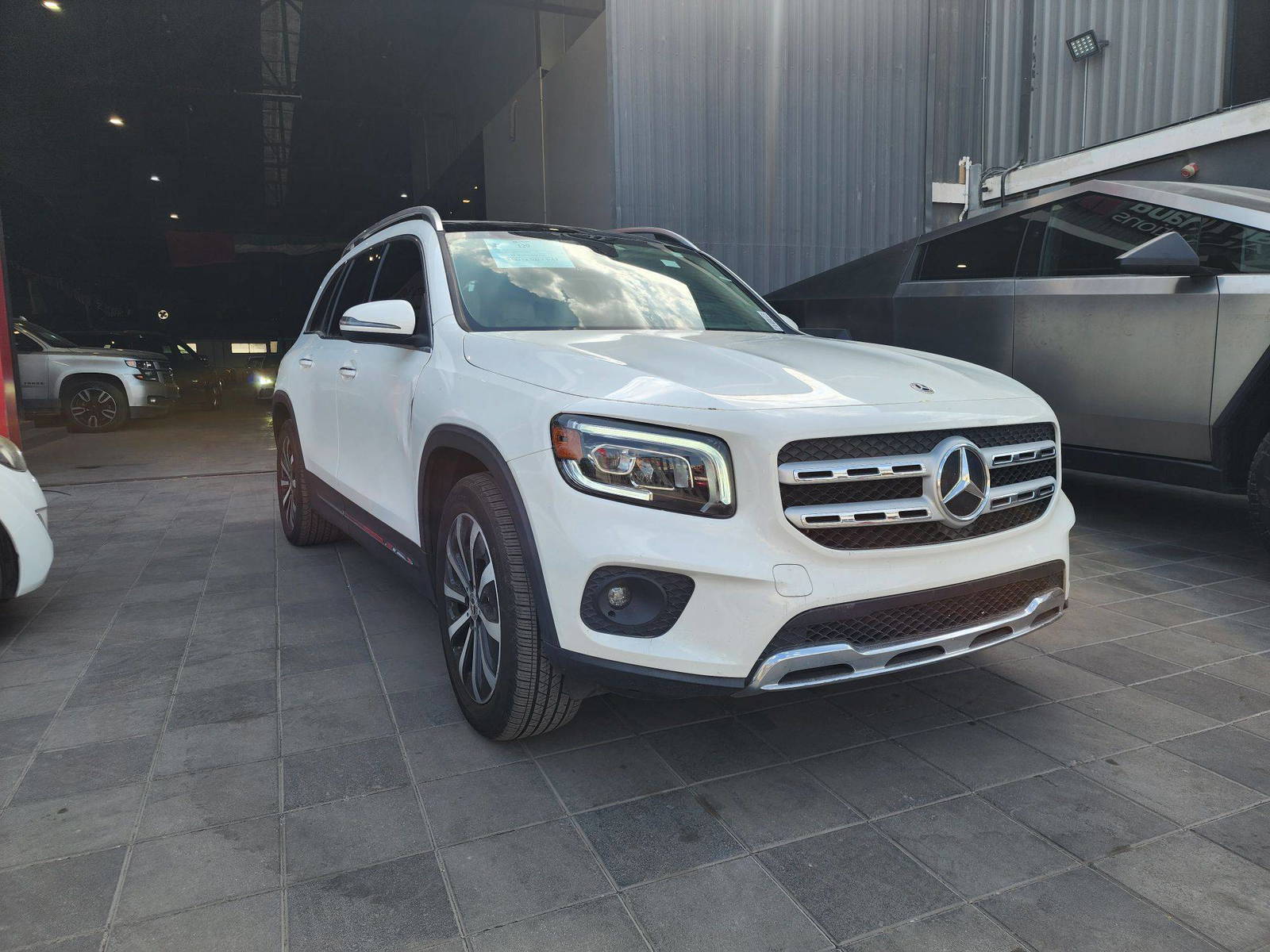 MERCEDES BENZ GLB 250 2023 - Marhaba Auction Used Cars - Image 4