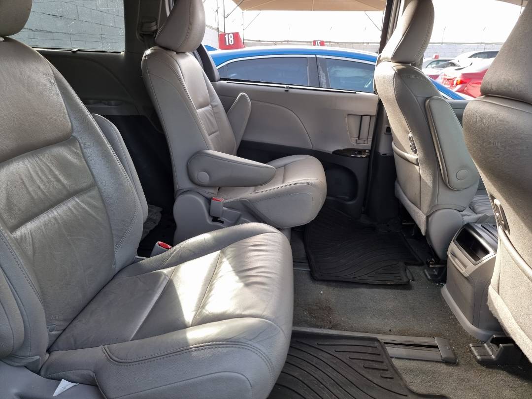 2017 TOYOTA SIENNA — 258408 Miles — Lot 215478 — Ind. 12 - Marhaba Auctions Used Cars - Image 7