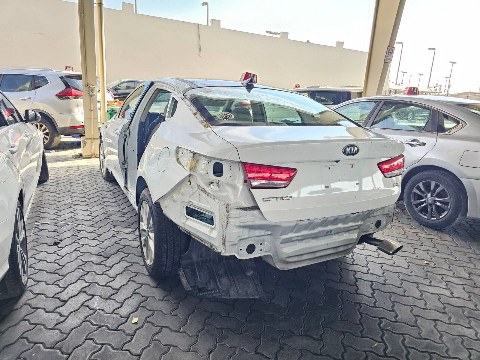 2018 KIA OPTIMA — 87377 Miles — Lot 68354145 — Souq - Marhaba Auctions Used Cars - Image 4