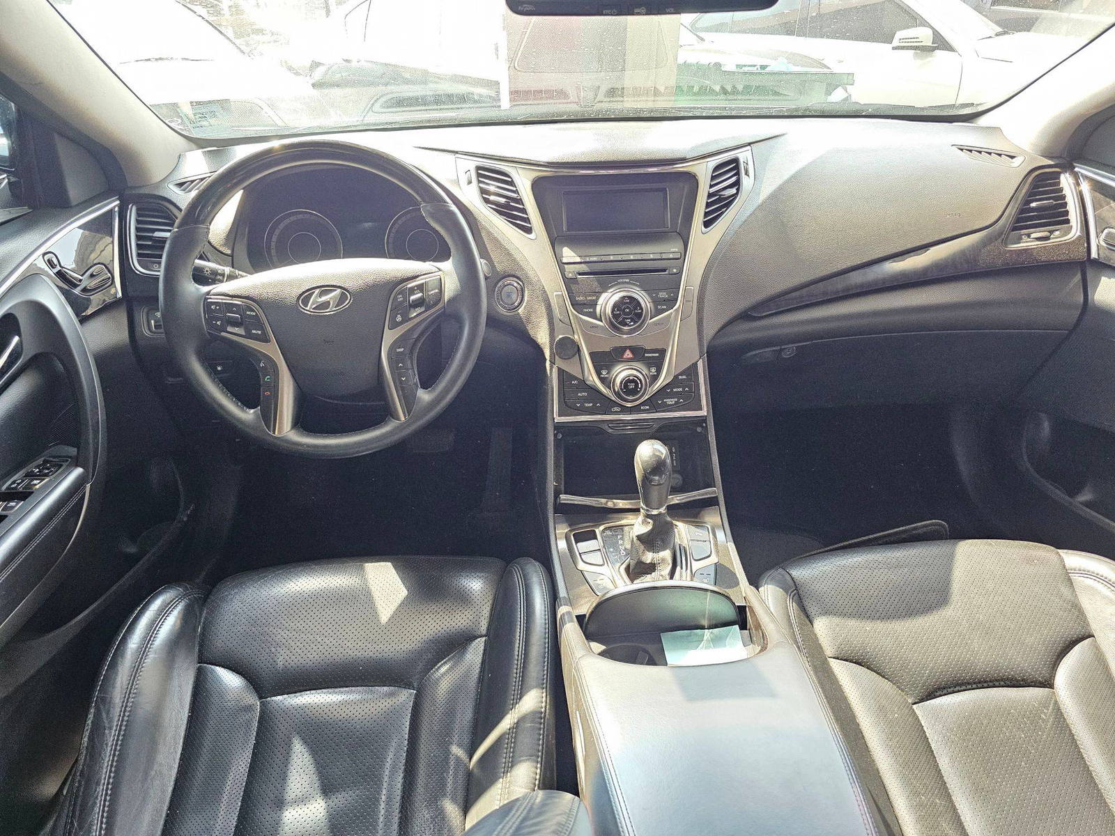 2015 HYUNDAI GRANDEUR — 223226 KM — Lot 07995 — Souq - Marhaba Auctions Used Cars - Image 6