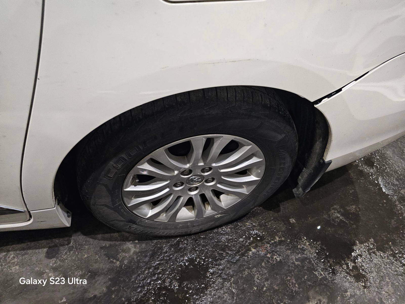 2014 TOYOTA SIENNA — 210970 Miles — Lot 9ES438989 — Main - Marhaba Auctions Used Cars - Image 6