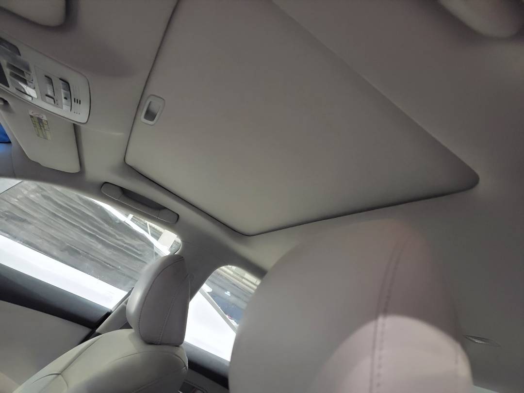 2011 LEXUS ES 350 — 184590 Miles — Lot 2421571 — Main - Marhaba Auctions Used Cars - Image 9