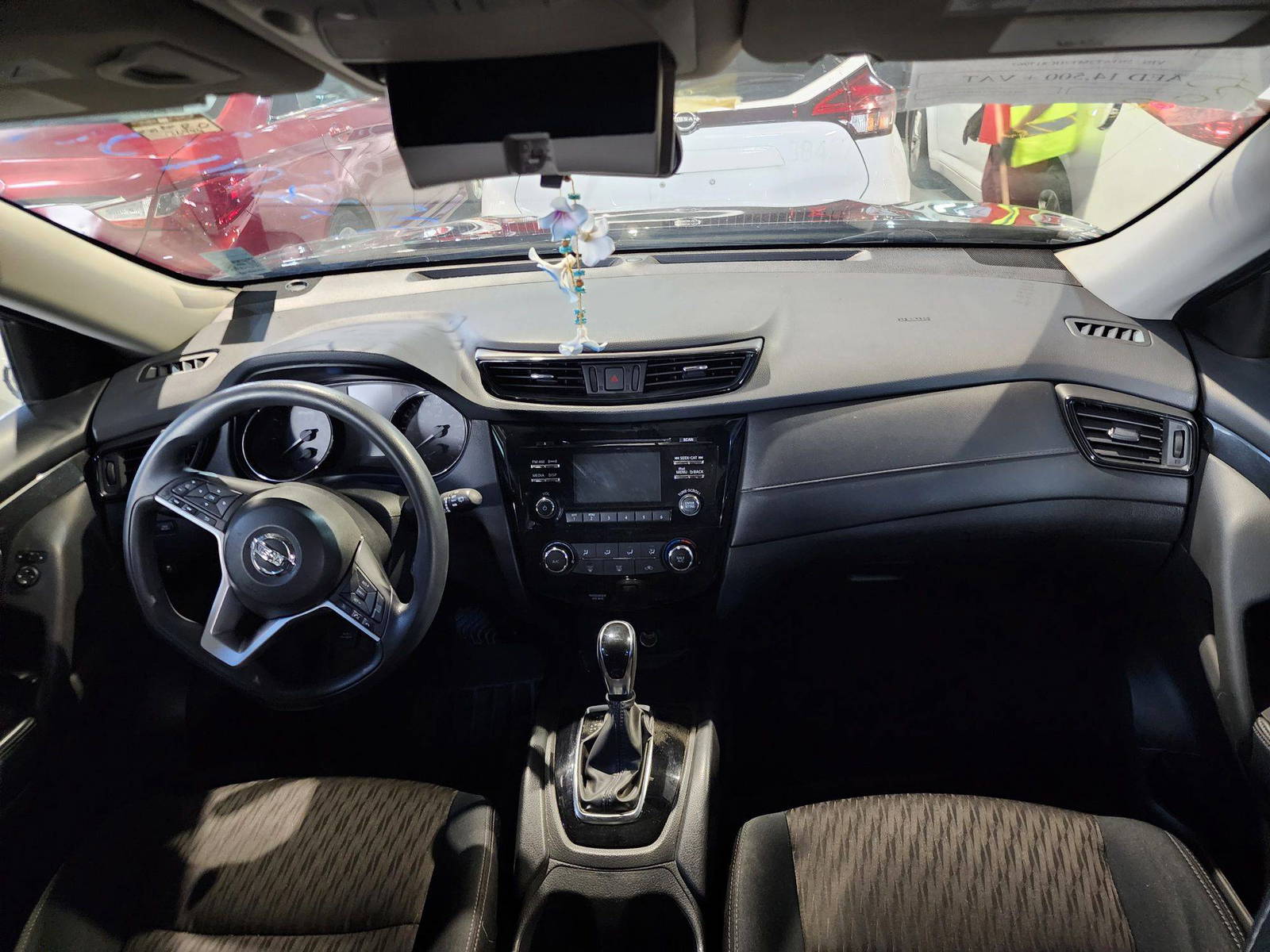 2017 NISSAN ROGUE — 136444 KM — Lot 17967 — Al Quoz - Marhaba Auctions Used Cars - Image 8