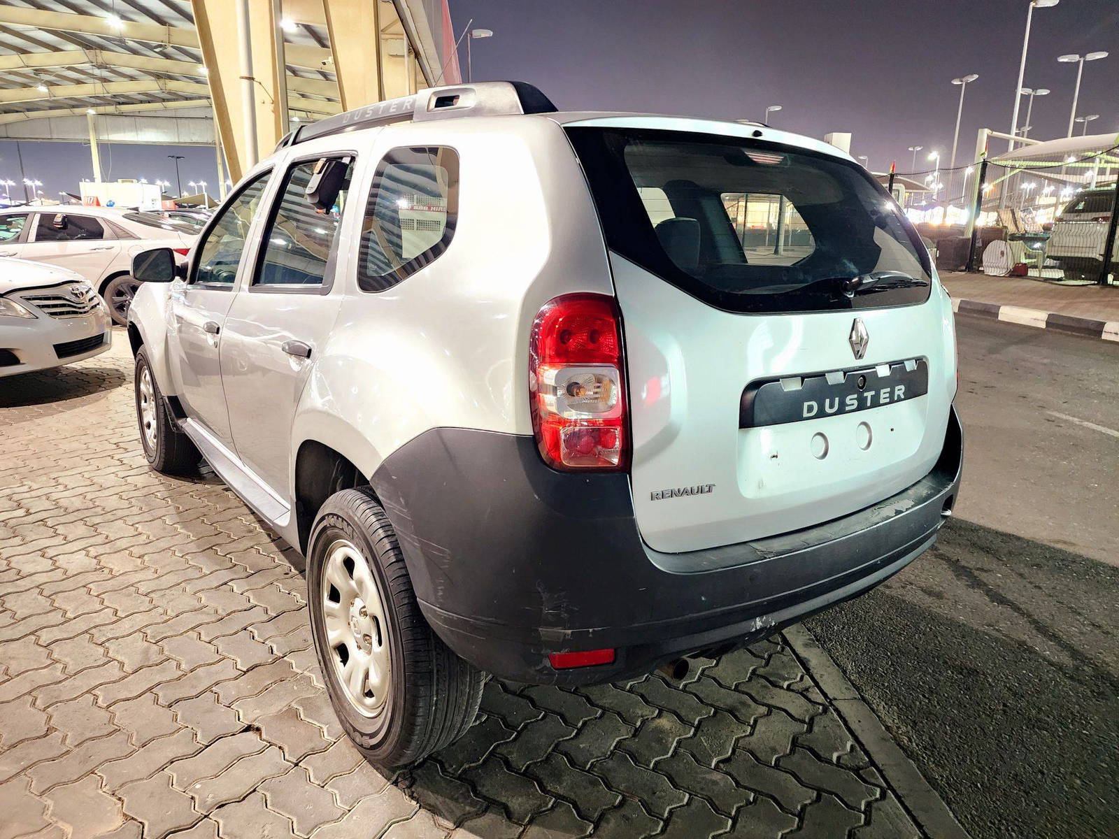 2015 RENAULT DUSTER — 211179 KM — Lot FA516518 — Souq - Marhaba Auctions Used Cars - Image 5