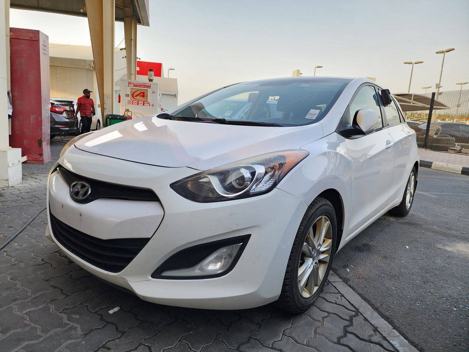 2013 HYUNDAI ELANTRA — 179624 KM — Lot 129701 — Souq - Marhaba Auctions Used Cars - Image 5