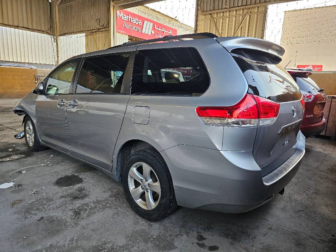TOYOTA SIENNA